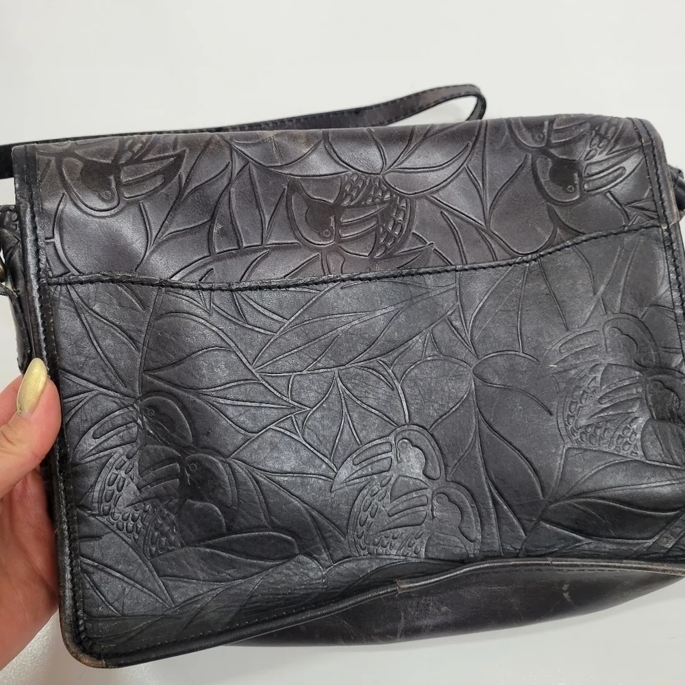 Vintage Debra Lynne‎ Tooled Leather Shoulder Bag Toucan Leaf Flap Closure Smooth